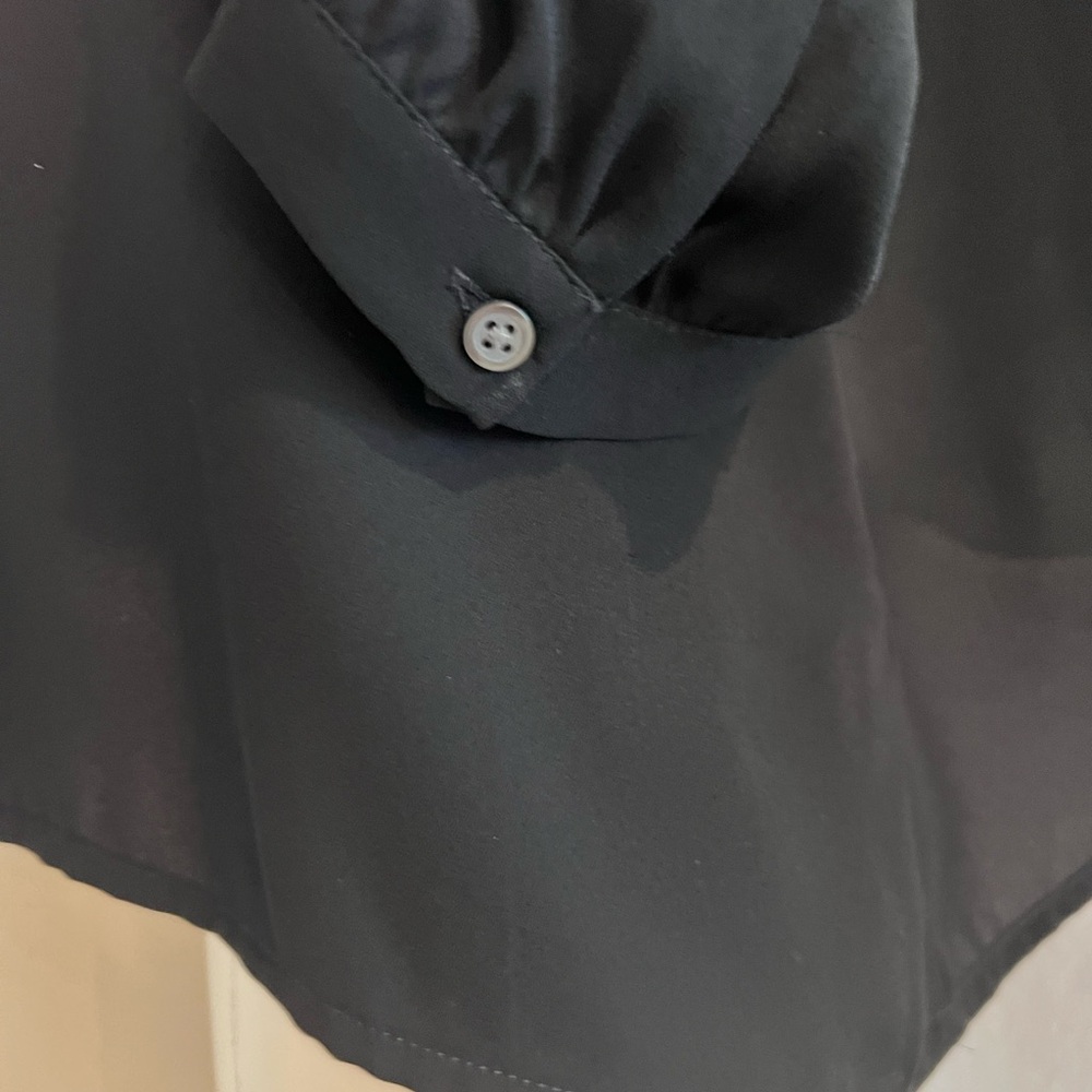 Banana Republic Women’s Elegant Long Sleeved Pleated Black Women's Blouse Sz L - Picture 3 of 6